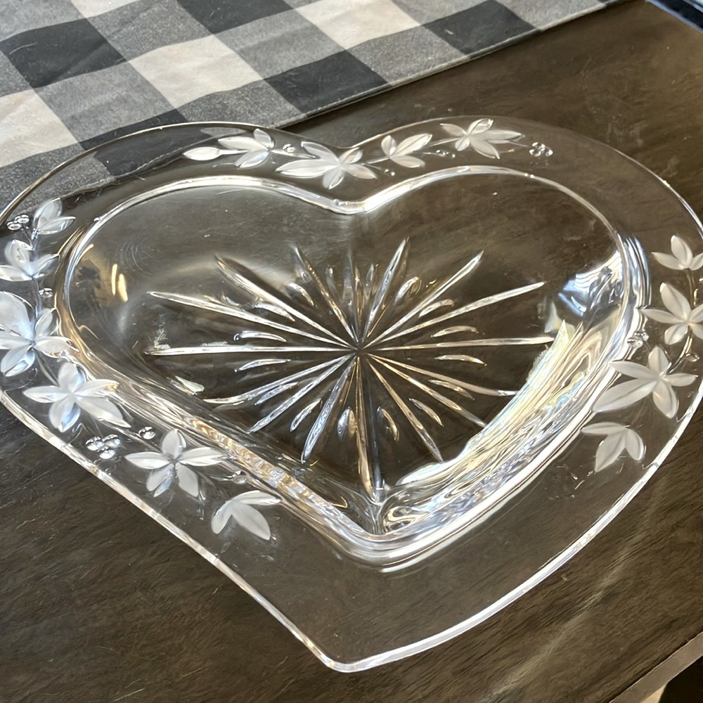 Mikasa Garden Terrace Crystal Heart Platter Serving Dish 13" Clear Frosted Leaf